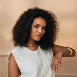 ⁦פאה מתולתלת שחור טבעי⁩ – תמונה ⁦3⁩